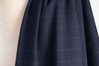 Romanit Jersey Stoff mit weißen feinen Streifen im Karo Muster  